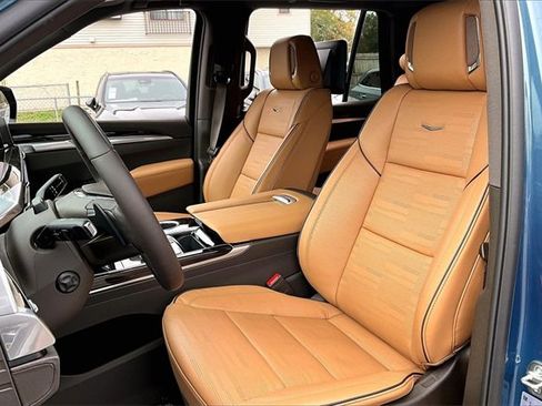 Used 2026 Cadillac Escalade Luxury w/ Touring Package image 18