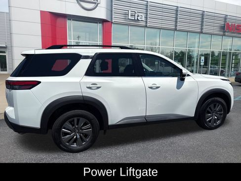 Used 2025 Nissan Pathfinder SV AWD/4WD image 10