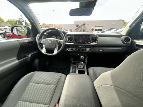 Used 2023 Toyota Tacoma SR5 AWD/4WD image 16