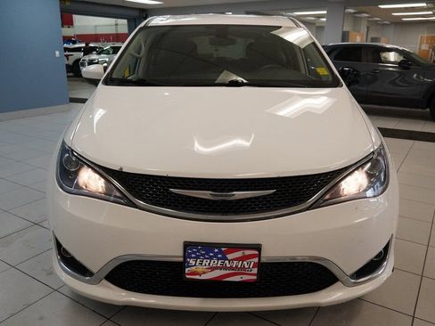 Used 2017 Chrysler Pacifica Touring Plus image 18