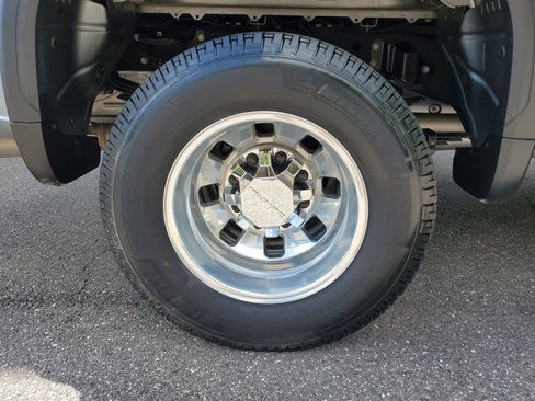 Used 2024 GMC Sierra 3500 Denali Ultimate AWD/4WD image 5