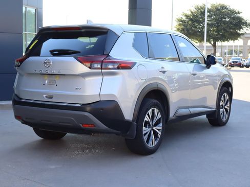 Used 2023 Nissan Rogue SV FWD image 3