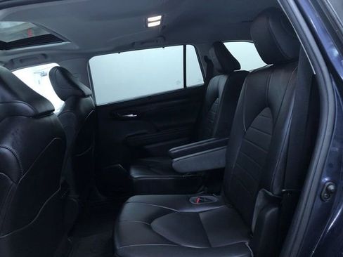 Certified 2021 Toyota Highlander XLE image 20