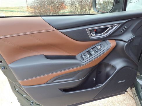 Used 2023 Subaru Forester Touring w/ Popular Package #2 image 4