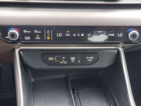 New 2026 Kia Carnival EX FWD image 16