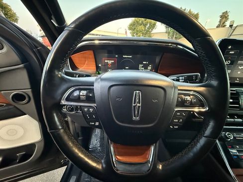 Used 2020 Lincoln Navigator L Reserve w/ Equipment Group 208A Reserve AWD/4WD image 24