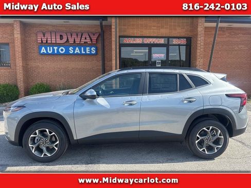 Used 2026 Chevrolet Trax LT w/ LT Convenience Package FWD image 1