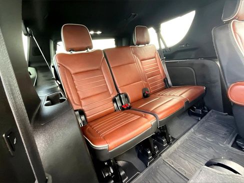 Used 2023 GMC Yukon XL Denali Ultimate image 28