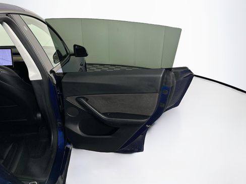 Used 2021 Tesla Model Y Long Range AWD/4WD image 29