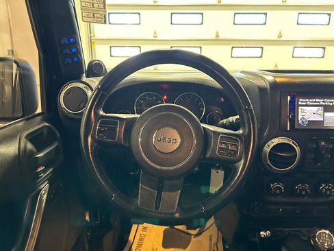 Used 2013 Jeep Wrangler Unlimited Sahara AWD/4WD image 24