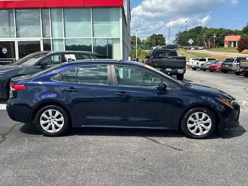 Used 2023 Toyota Corolla LE FWD image 2