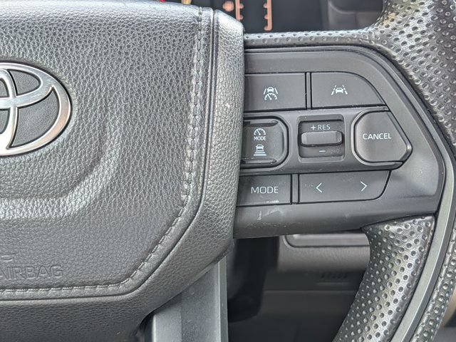 Used 2025 Toyota Tacoma SR5 AWD/4WD image 22