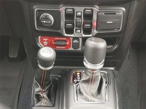 Used 2022 Jeep Gladiator Mojave w/ LED Lighting Group image 18