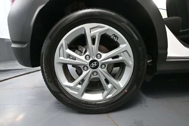 Used 2022 Hyundai Kona SEL w/ Convenience Package FWD image 11