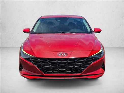 Used 2022 Hyundai Elantra SEL FWD image 2