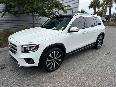 Used 2022 Mercedes-Benz GLB 250 4MATIC w/ Premium Package Lite image 1
