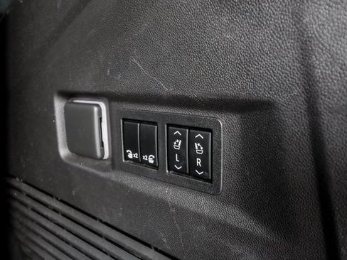 Used 2022 GMC Yukon SLT w/ SLT Premium Package image 62