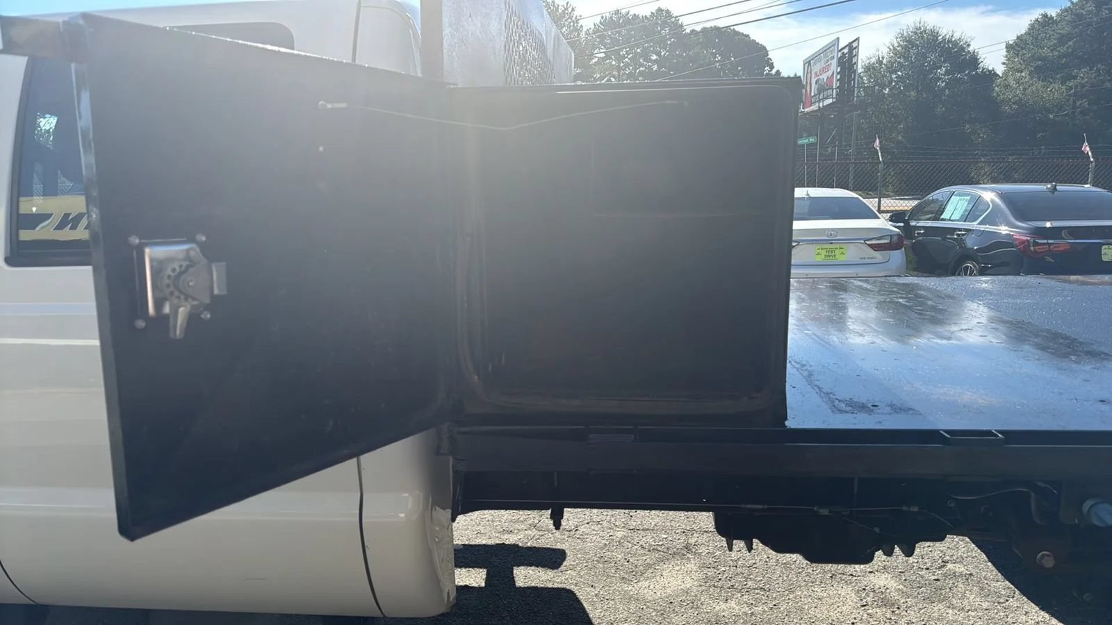 Used 2016 Ford F550 2WD Crew Cab Super Duty image 9