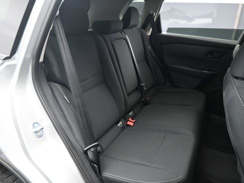 Used 2025 Nissan Rogue S image 13