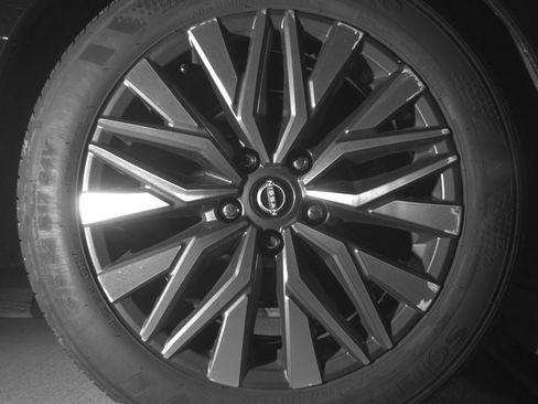 Used 2025 Nissan Altima 2.5 SV image 15