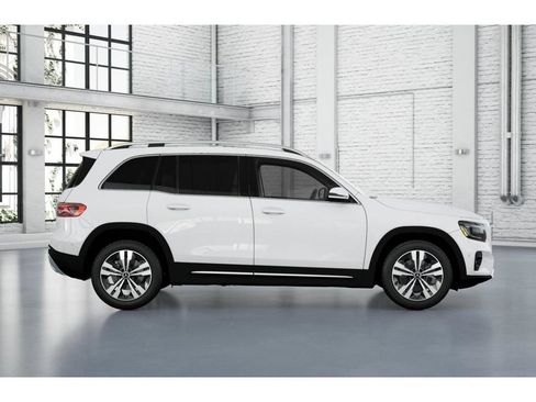 New 2026 Mercedes-Benz GLB 250 4MATIC image 2