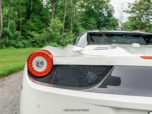 Used 2015 Ferrari 458 Spider RWD image 76