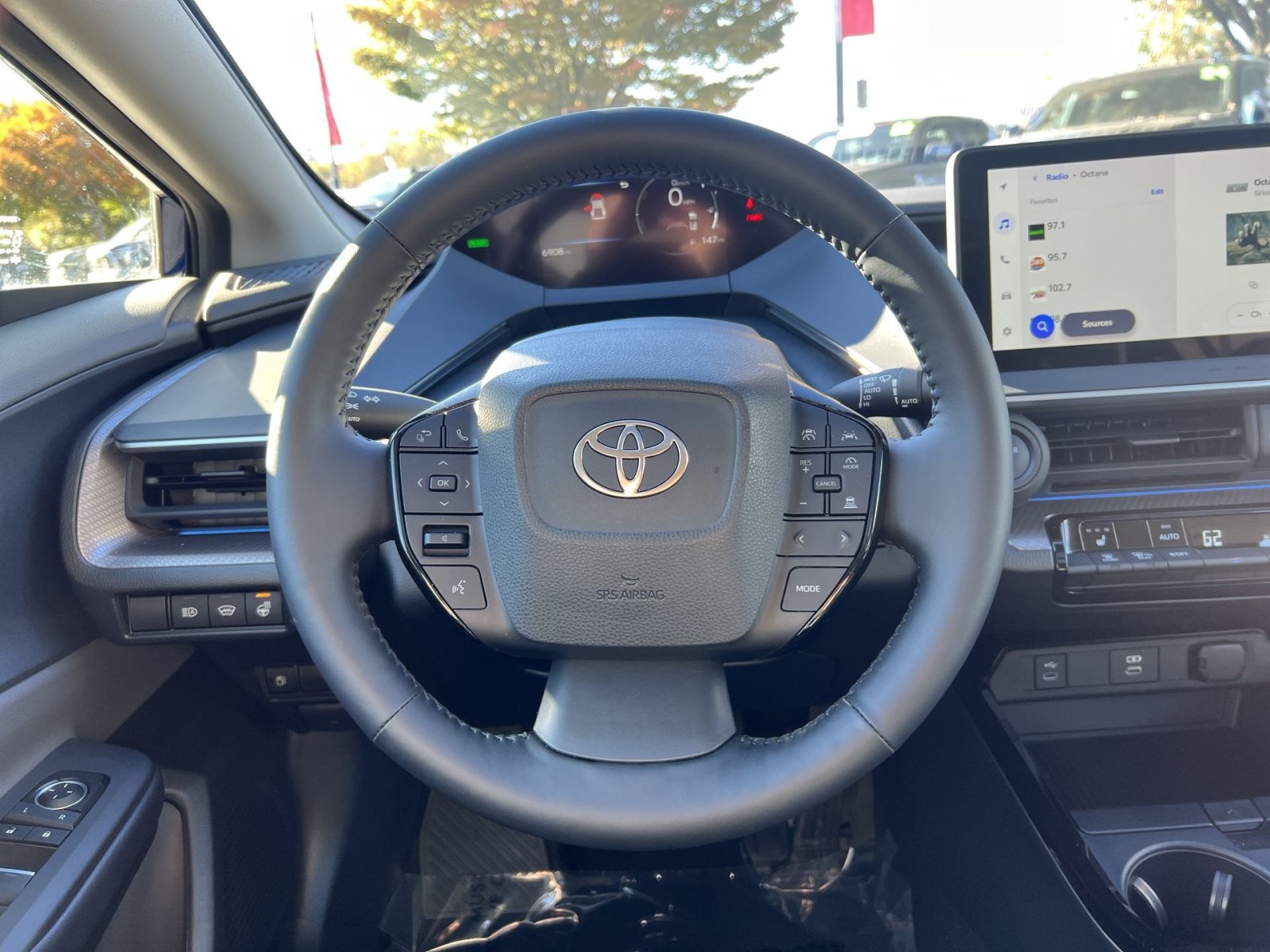 Used 2025 Toyota Prius XLE AWD/4WD image 16