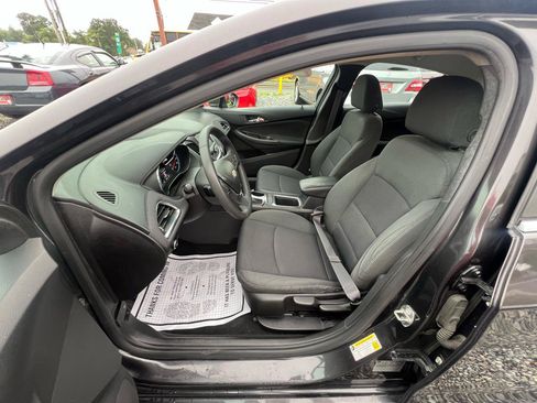 Used 2017 Chevrolet Cruze LT FWD image 13