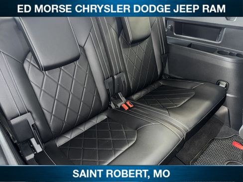 Used 2024 Volkswagen Atlas SEL Premium R-Line AWD/4WD image 31