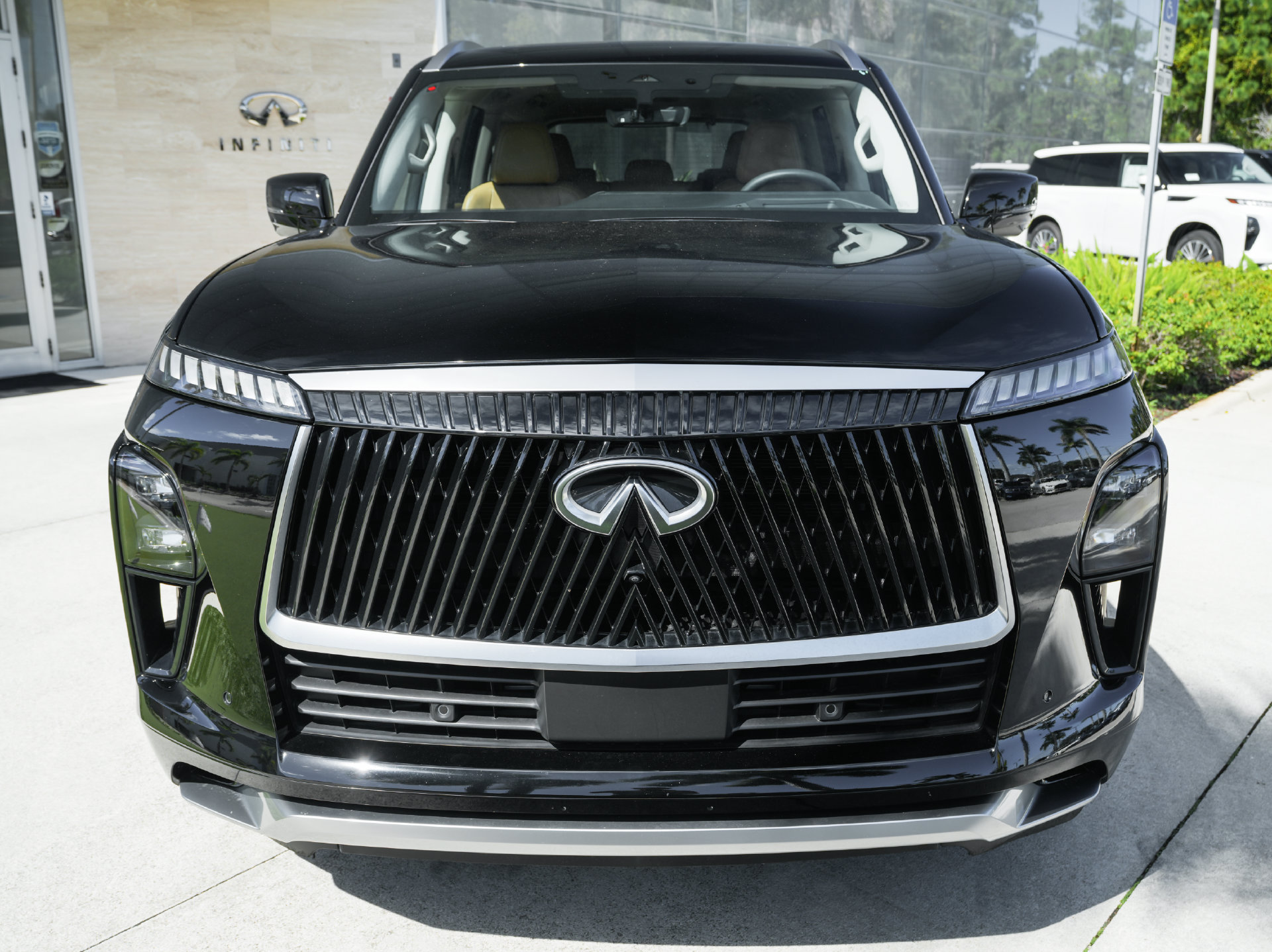 Certified 2025 INFINITI QX80 Luxe RWD image 29