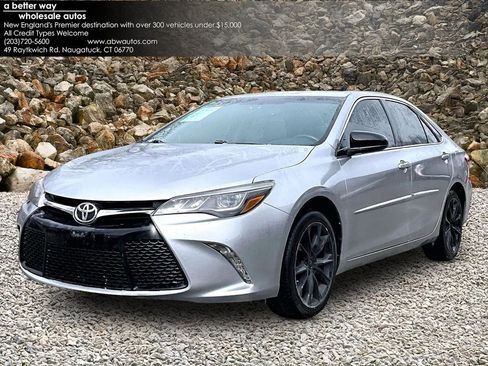 Used 2015 Toyota Camry XSE image 1