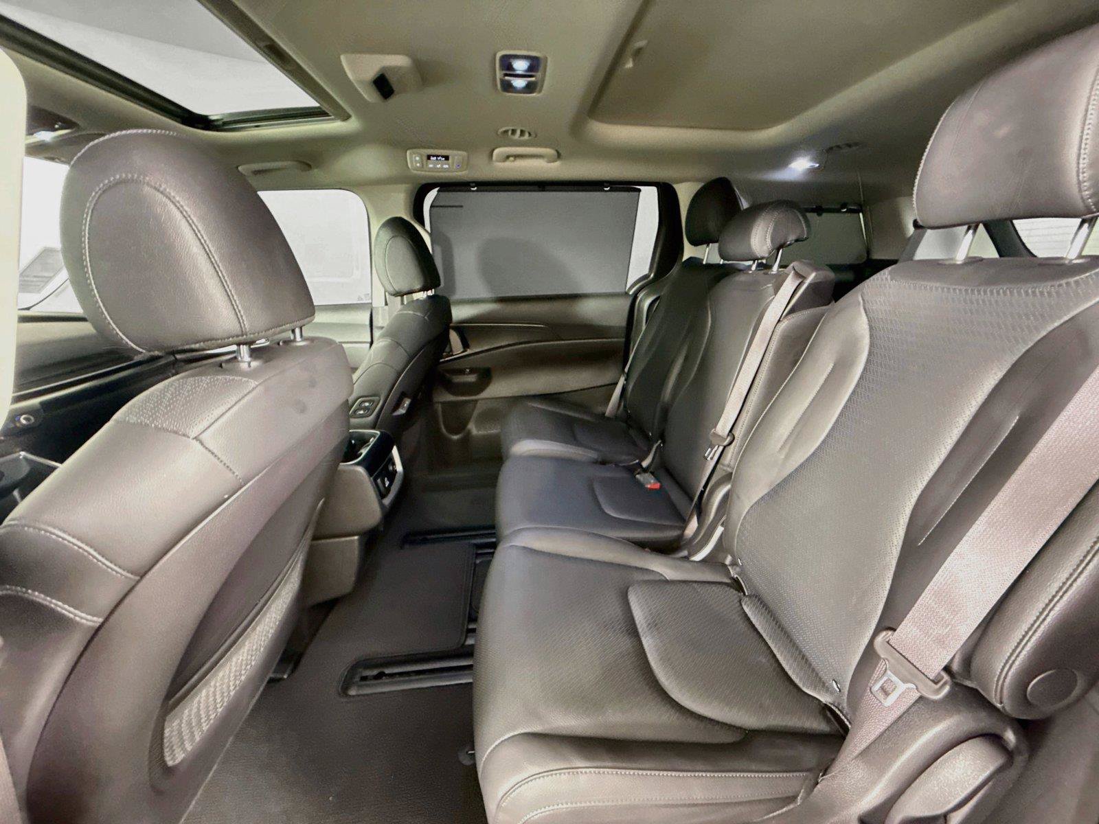 Used 2025 Kia Carnival SX Prestige FWD image 32