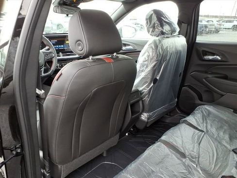 New 2026 Chevrolet Trax RS w/ Sunroof Package image 12