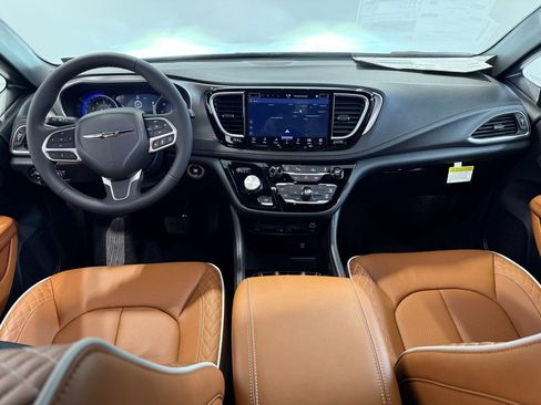 New 2026 Chrysler Pacifica Pinnacle w/ Trailer Tow Group image 24