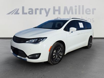 Used 2020 Chrysler Pacifica Touring-L w/ Advanced Safetytec Group