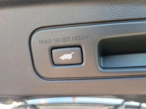 Used 2024 Acura MDX A-Spec image 11