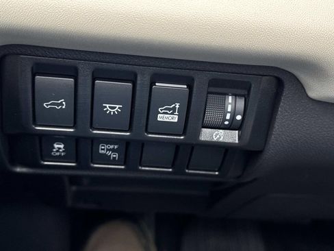 Used 2022 Subaru Ascent Limited w/ Technology Package image 33