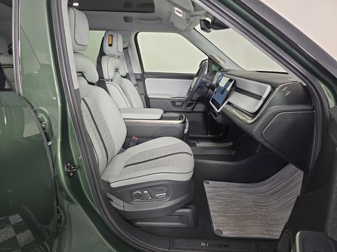 Used 2024 Rivian R1S Adventure AWD/4WD image 24