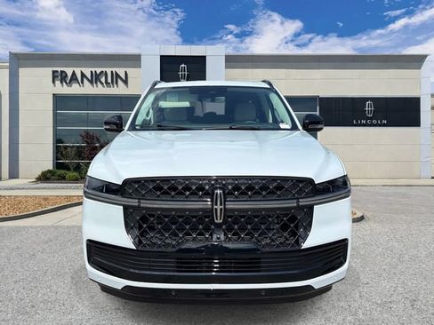 New 2026 Lincoln Navigator L Reserve w/ Jet Appearance Package AWD/4WD image 2