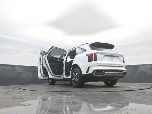 Used 2022 Kia Sorento S w/ Panoramic Sunroof Package FWD image 45