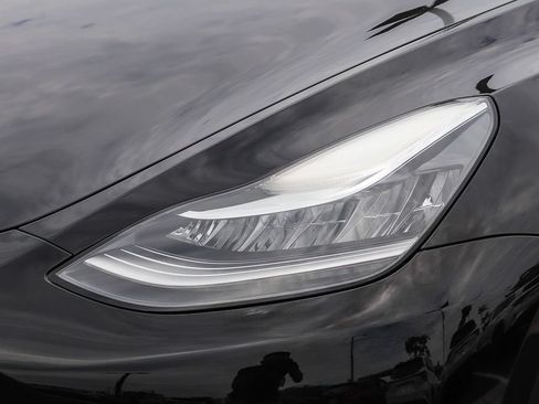 Used 2023 Tesla Model Y AWD image 10