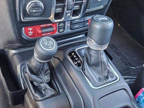 Used 2024 Jeep Wrangler Unlimited Rubicon 4xe image 12