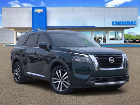Used 2025 Nissan Pathfinder Platinum w/ Cargo Package AWD/4WD image 1