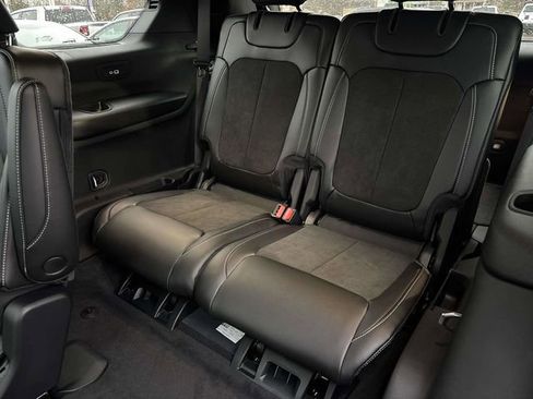 New 2025 Jeep Grand Cherokee L Altitude image 7