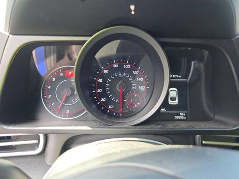 Used 2023 Hyundai Elantra SEL w/ Preferred Accessory Package FWD image 2