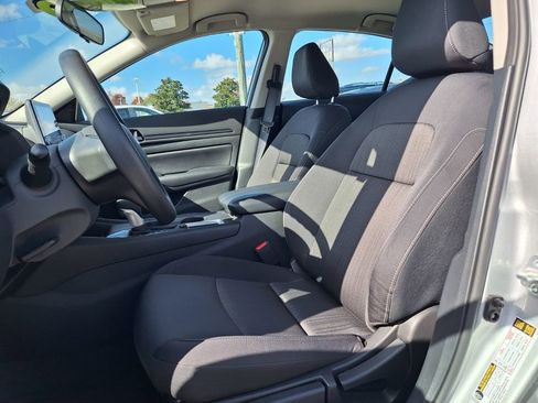 Used 2025 Nissan Altima 2.5 S image 13