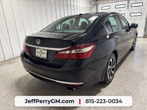 Used 2017 Honda Accord EX-L image 2