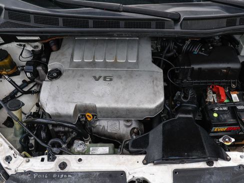 Used 2010 Toyota Sienna CE FWD image 40