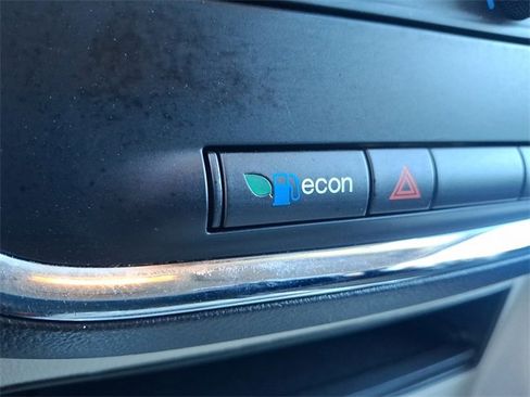 Used 2016 Dodge Grand Caravan SXT image 25