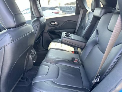 Used 2023 Jeep Cherokee Altitude Lux AWD/4WD image 12